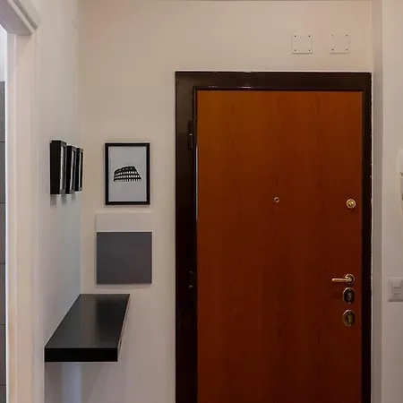 Apartament 1min From Metro Large And Quiet *
