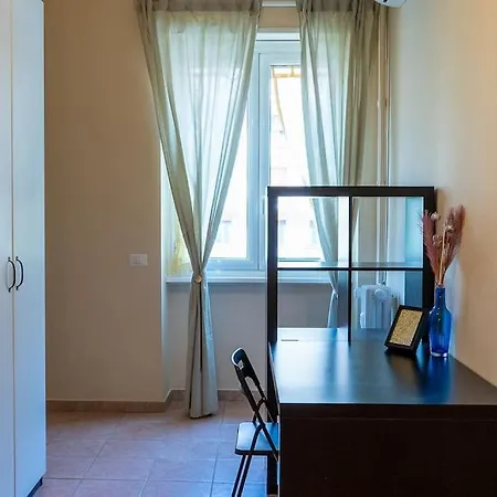 Apartament 1min From Metro Large And Quiet