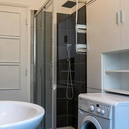 1min From Metro Large And Quiet Apartament