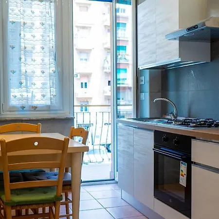 Apartament 1min From Metro Large And Quiet