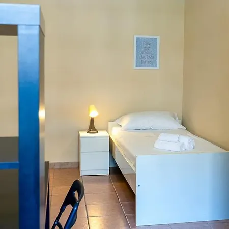 1min From Metro Large And Quiet *