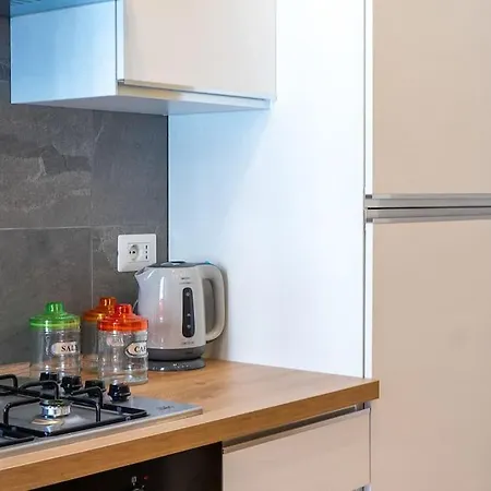 1min From Metro Large And Quiet *