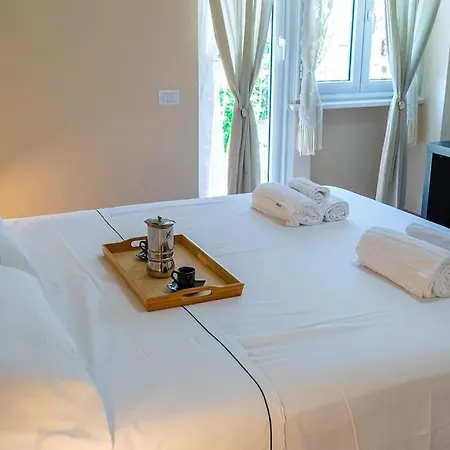 1min From Metro Large And Quiet *